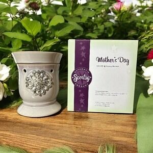 Scentsy "MOTHER'S DAY" Wax Warmer Lavendar Purple RETIRED Full‎ Size Gift NIB